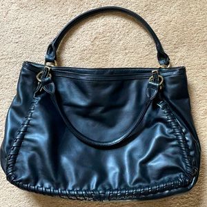 Black tote purse